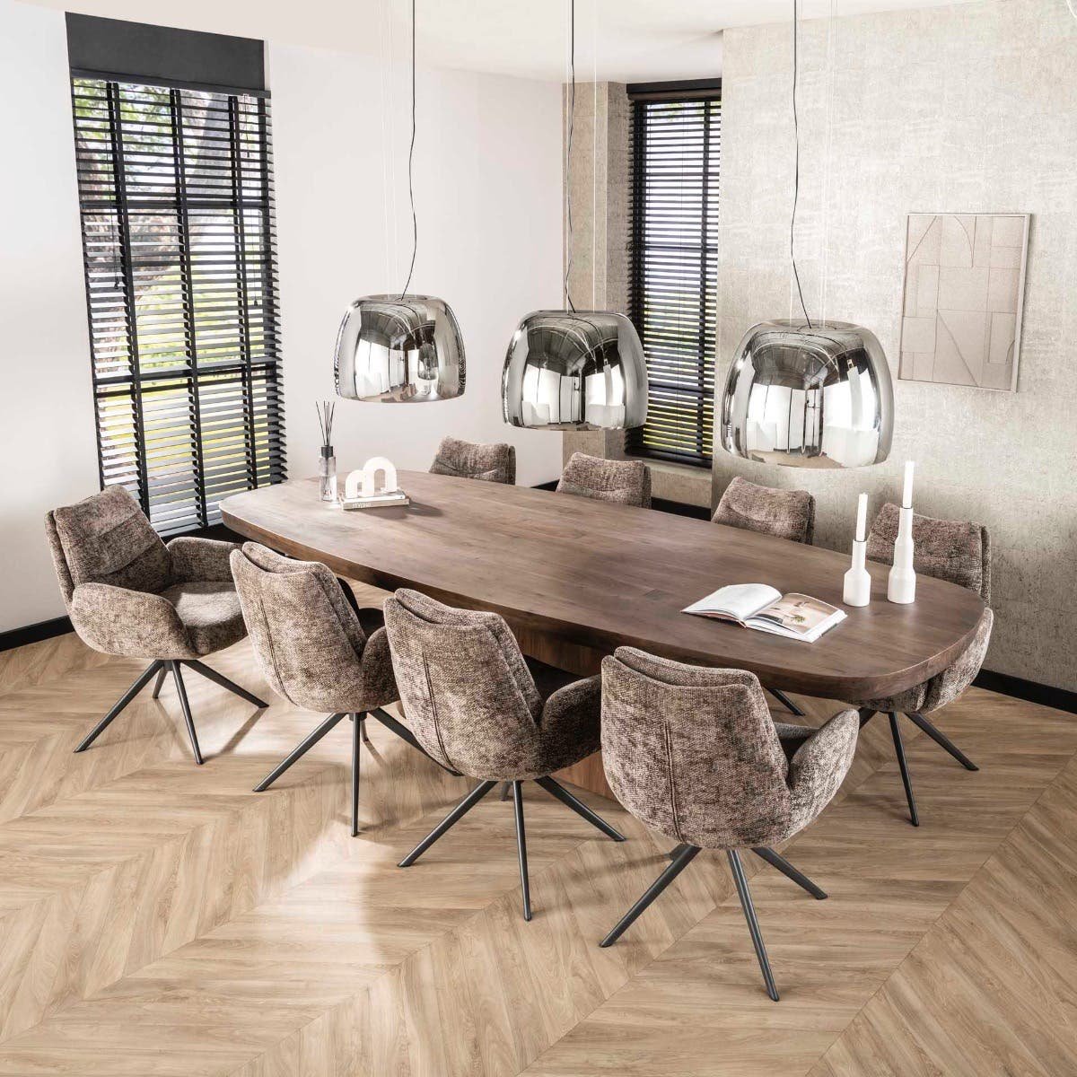 Reefs Interior Newent · Deens ovale eettafel van massief acaciahout